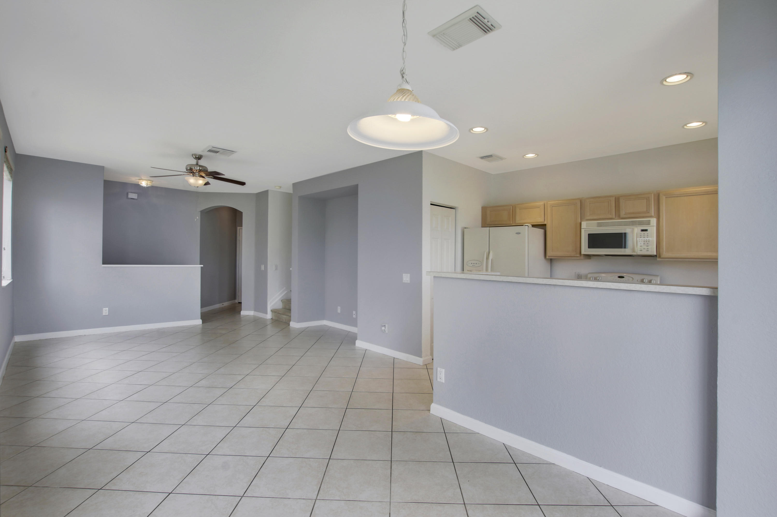 3111 Laurel Ridge Circle Riviera Beach, FL 33404 - Photo 7 of 30 Living/dining