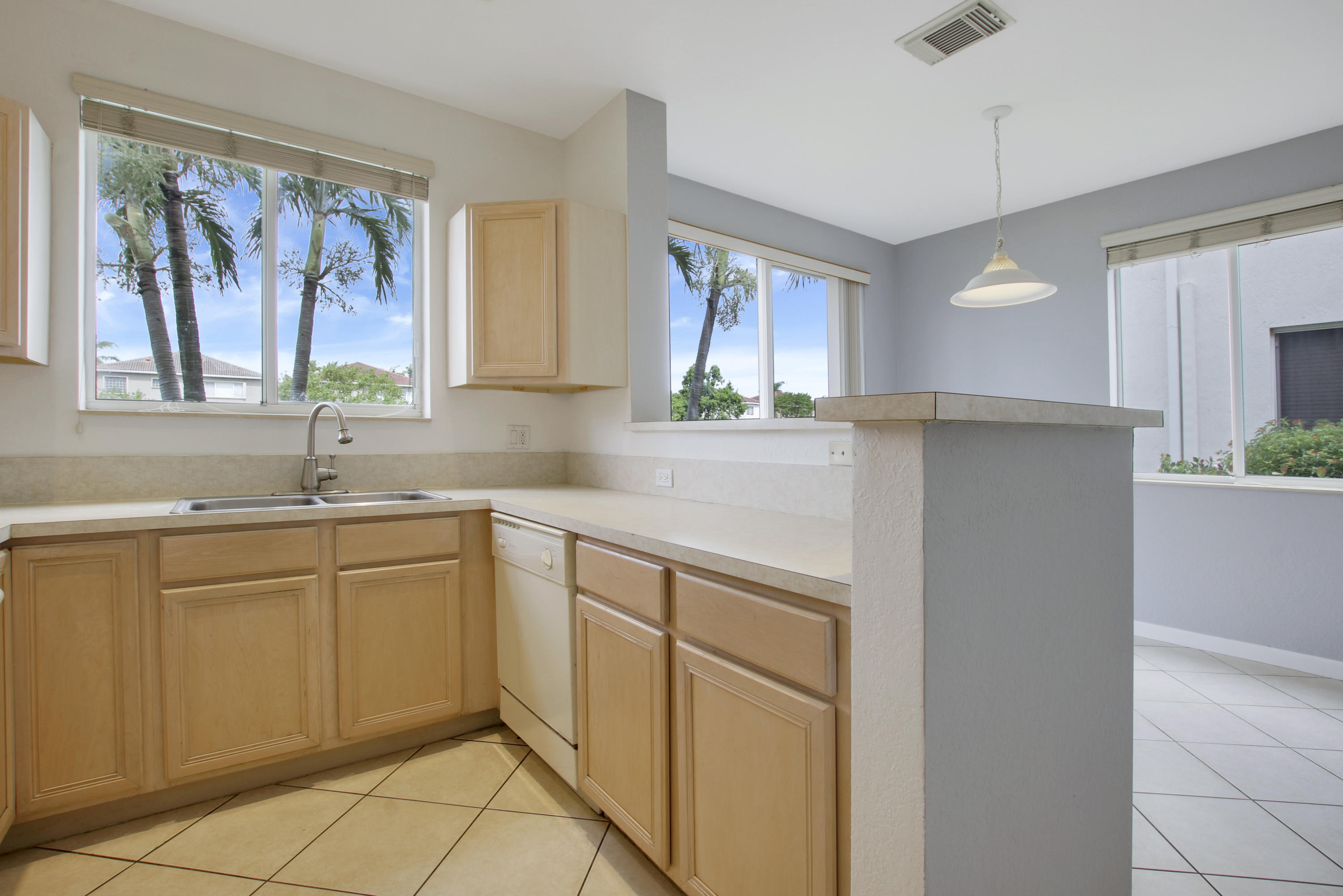 3111 Laurel Ridge Circle Riviera Beach, FL 33404 - Photo 10 of 30 Kitchen