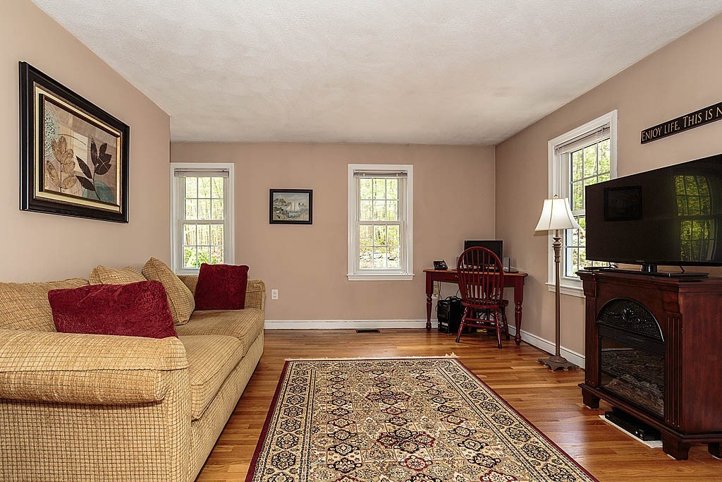 71 Tenney Road Westford, MA 01886 - Photo 3 of 30