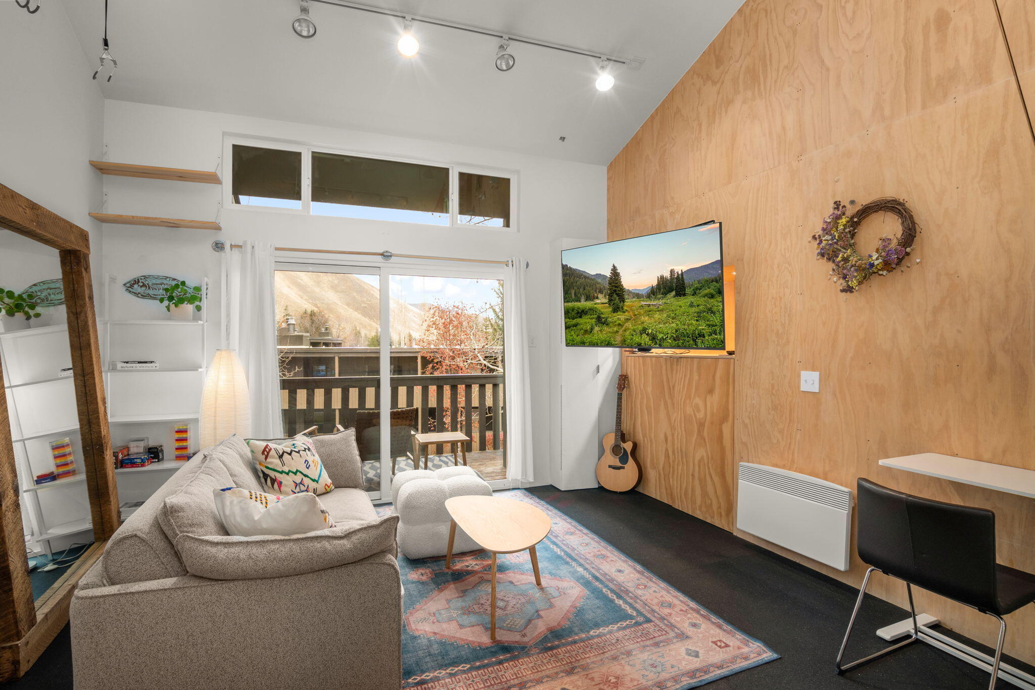 104 Jane Lane, Unit 10 Ketchum, ID 83340 - Photo 2 of 14 Living Room