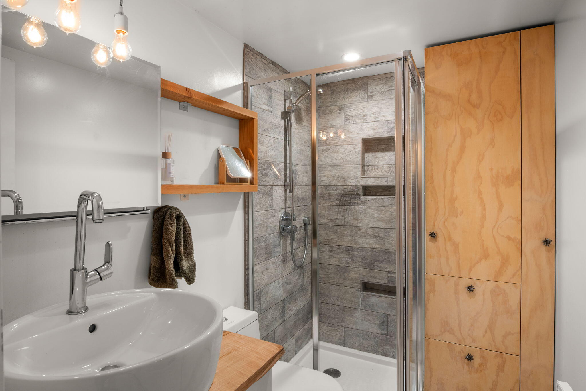 104 Jane Lane, Unit 10 Ketchum, ID 83340 - Photo 8 of 14 Bathroom