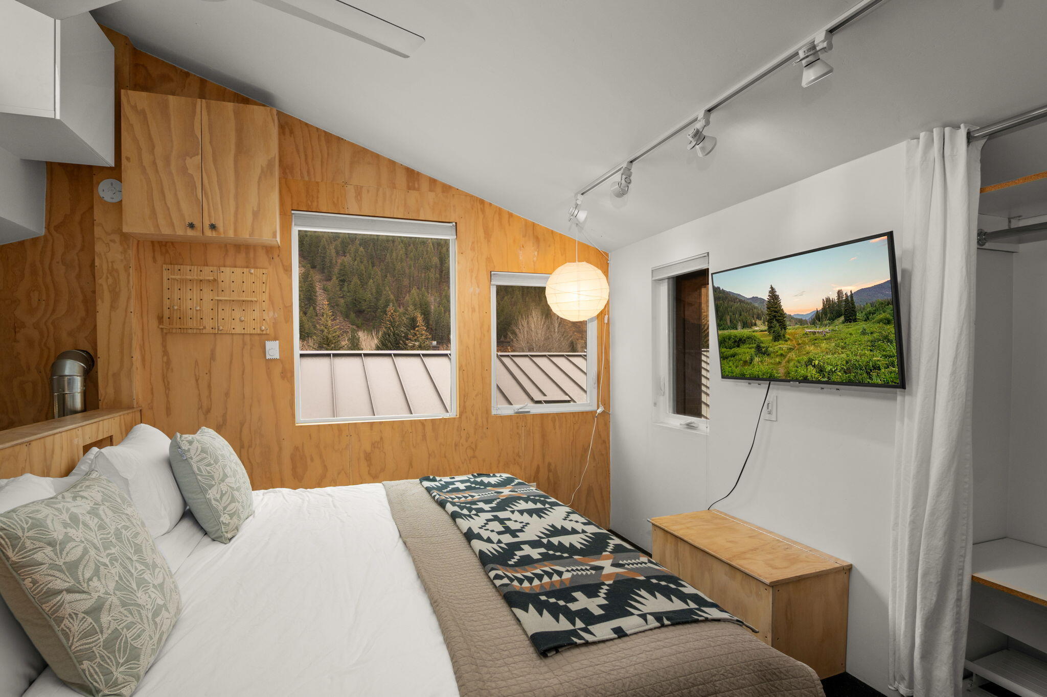 104 Jane Lane, Unit 10 Ketchum, ID 83340 - Photo 9 of 14 Bedroom