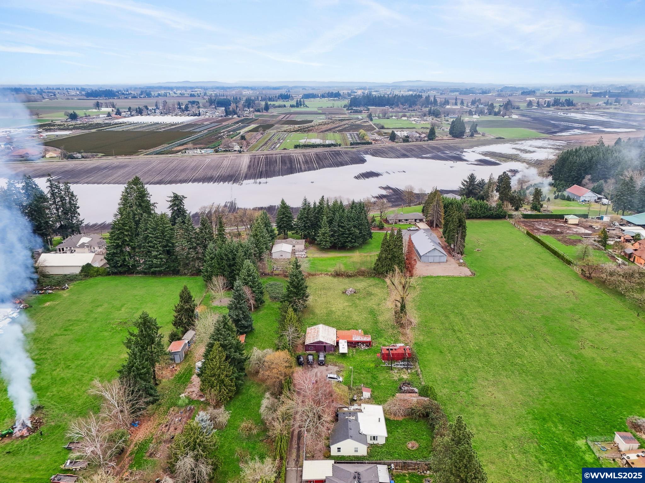 4563 Hazelgreen Road Northeast Salem, OR 97305 - Photo 14 of 20 Gallery Image 14