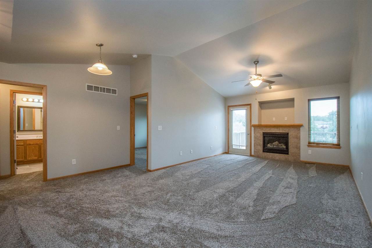 765 Rachael Street North Liberty, IA 52317 - Photo 2 of 23 Gallery Image 2