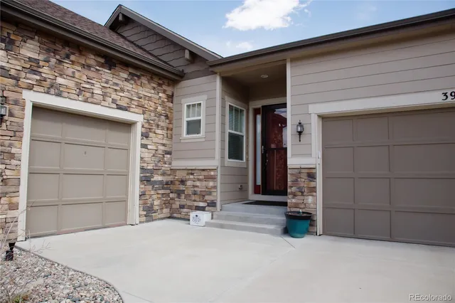 a view of an entrance of the house
