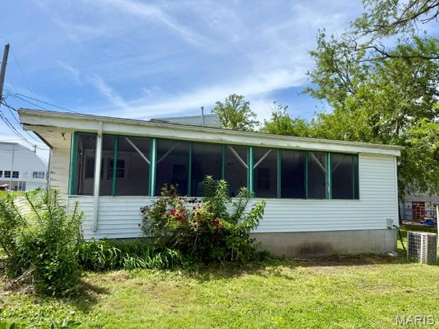 311 South Lane Street Palmyra, MO 63461 - Photo 3 of 21