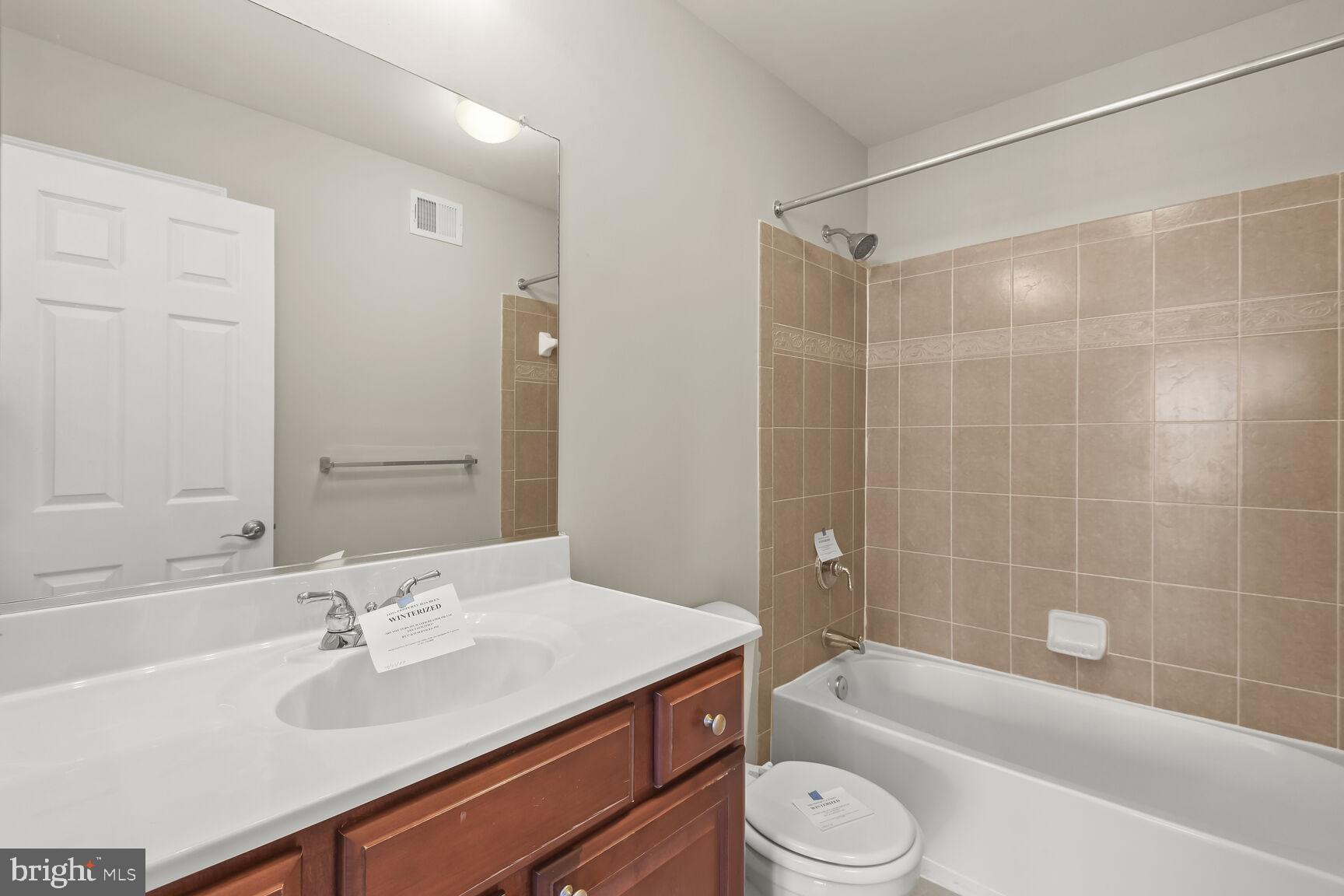 7175 Water Oak Road, Unit 236 Elkridge, MD 21075 - Photo 15 of 26 Primary Bathroom