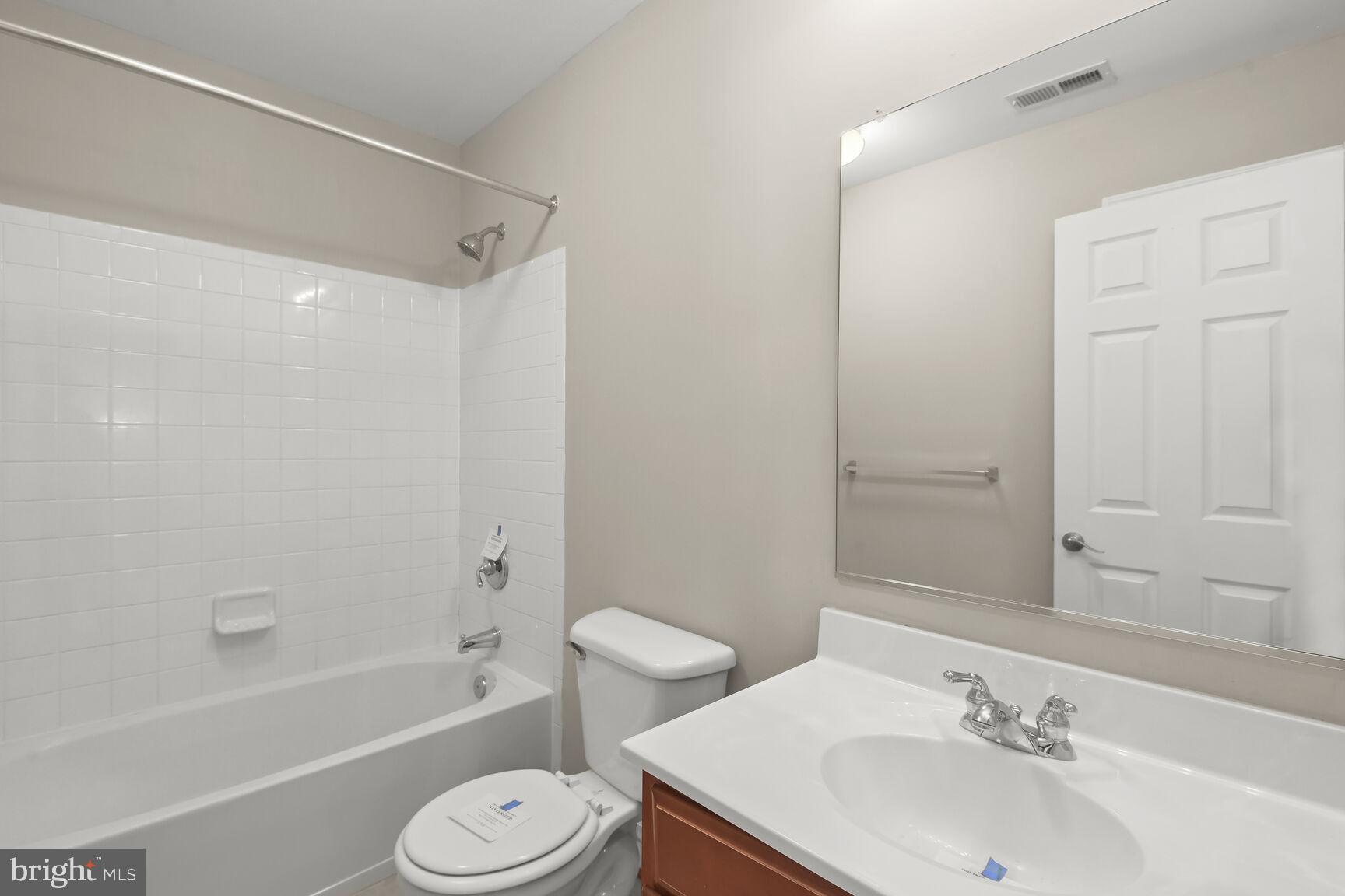 7175 Water Oak Road, Unit 236 Elkridge, MD 21075 - Photo 17 of 26 Full Bathroom