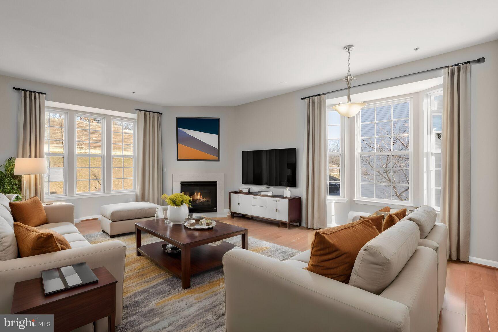 7175 Water Oak Road, Unit 236 Elkridge, MD 21075 - Photo 3 of 26 Living Room