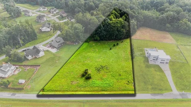 $268,700 | 7496 Strader Road, Summerfield, NC 27358