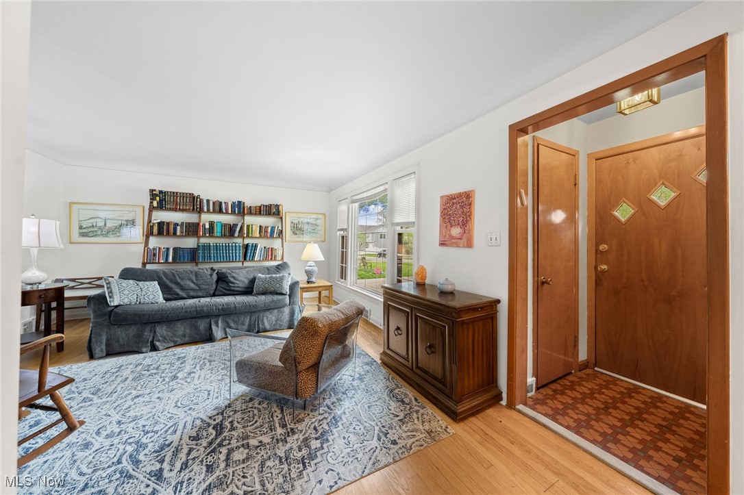 2520 Milton Road Cleveland, OH 44118 - Photo 7 of 23 Gallery Image 7