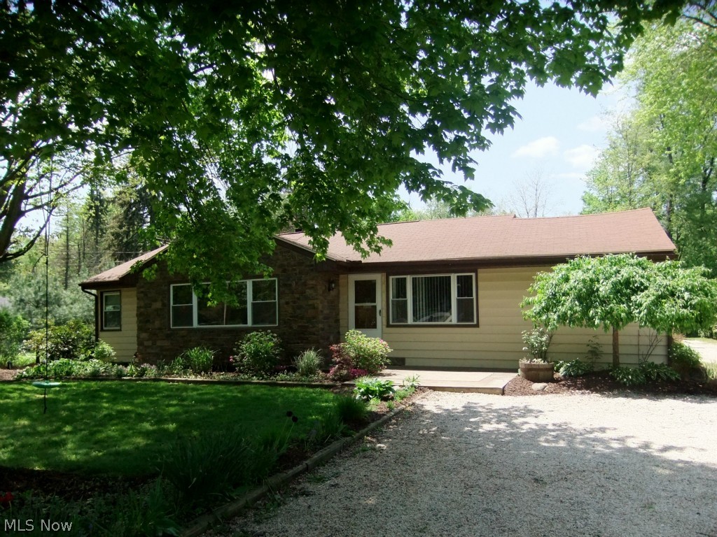 Welcome to 852 Brusndorph  Rd. Fairlawn Ohio