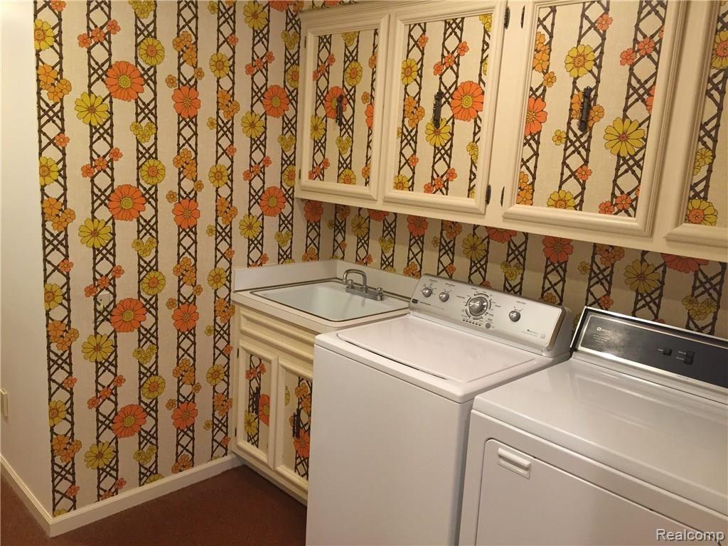 75 Belle Meade Road Grosse Pointe, MI 48236 - Photo 14 of 23 Laundry room