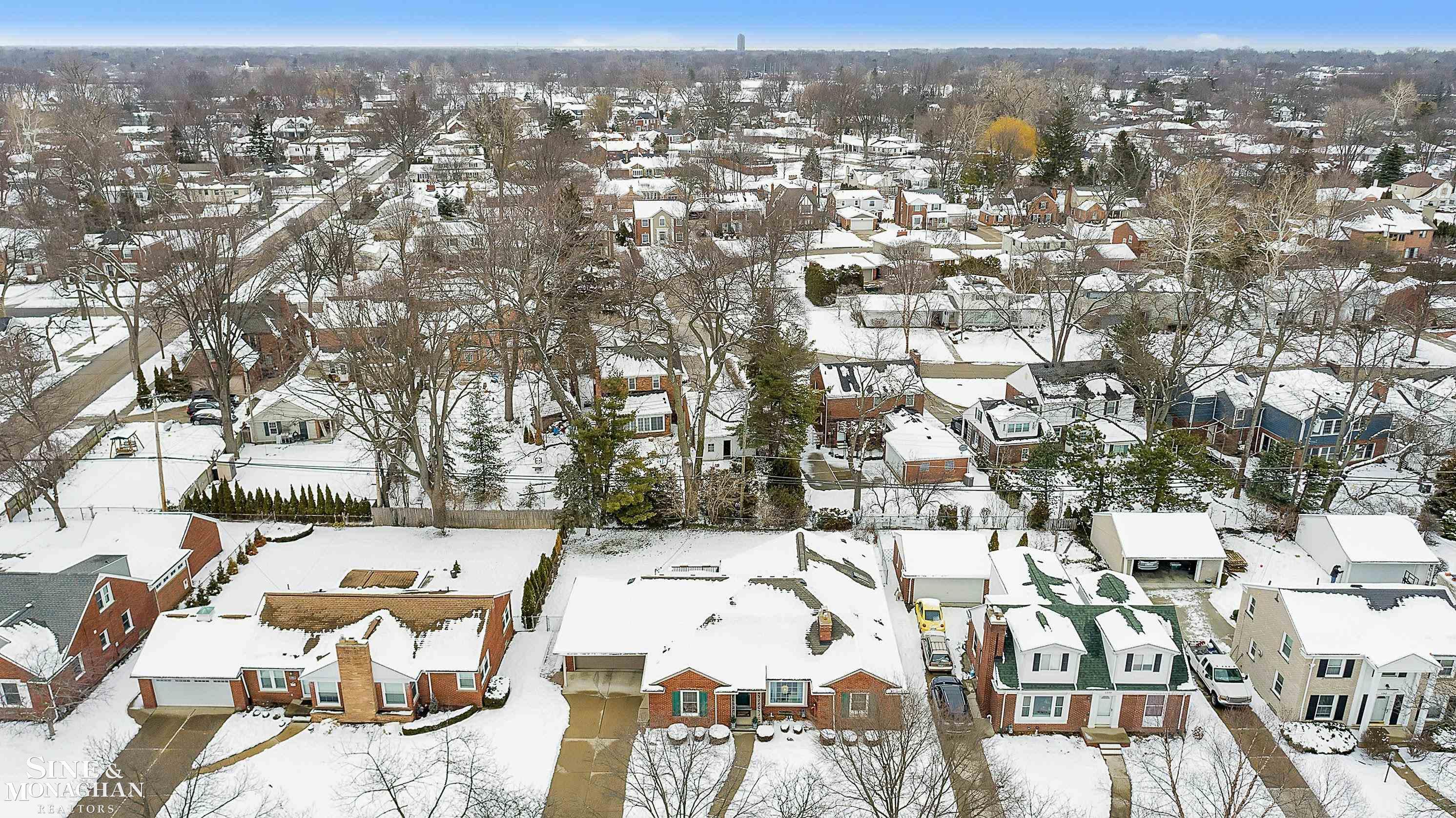 1356 Fairholme Road Grosse Pointe, MI 48236 - Photo 47 of 55 50100568-46.JPG