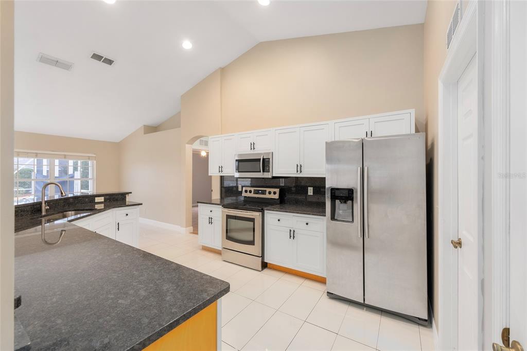 11883 Southeast 176th Place Road Summerfield, FL 34491 - Photo 3 of 54