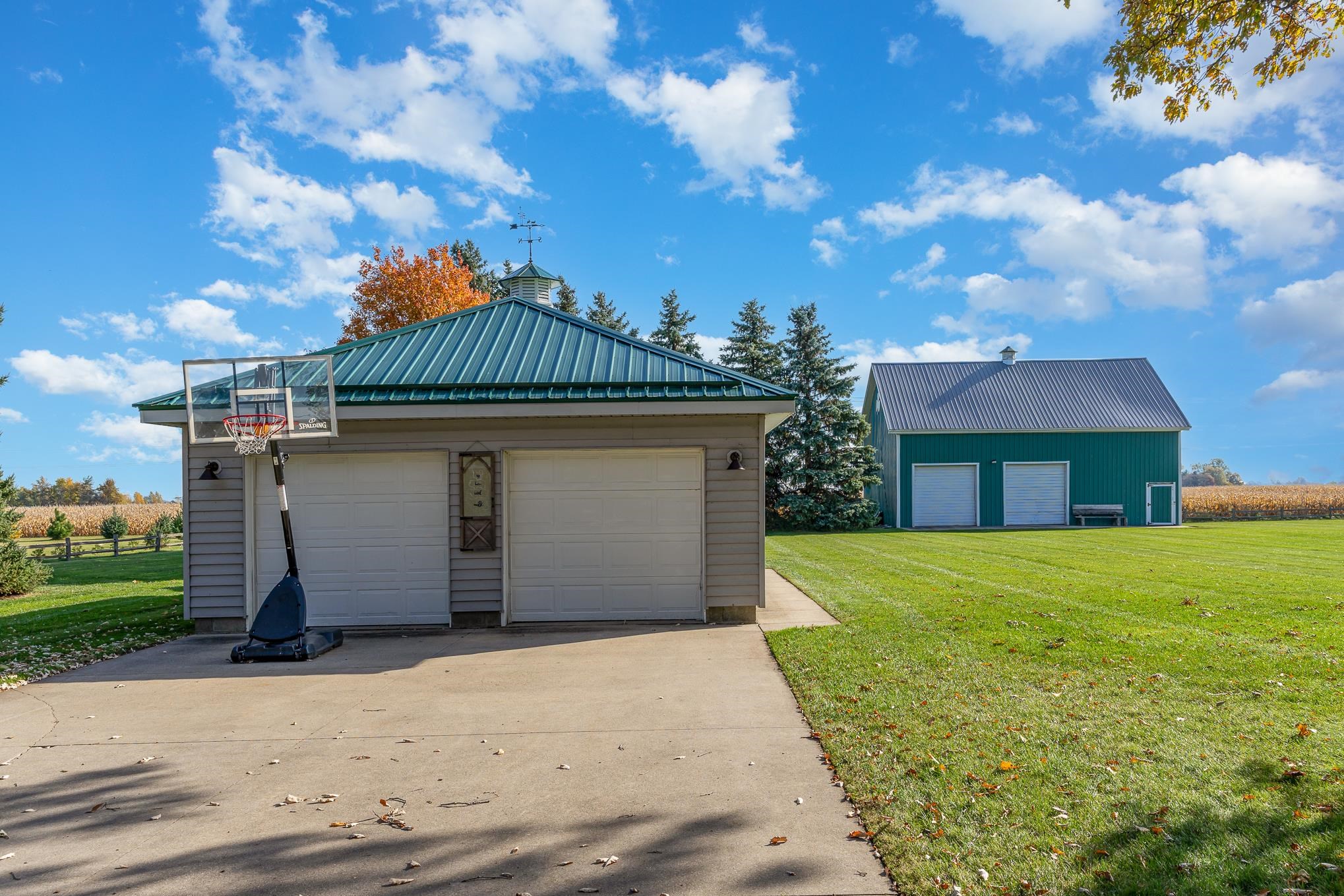 310 North Knight Road Bay City, MI 48708 - Photo 4 of 26