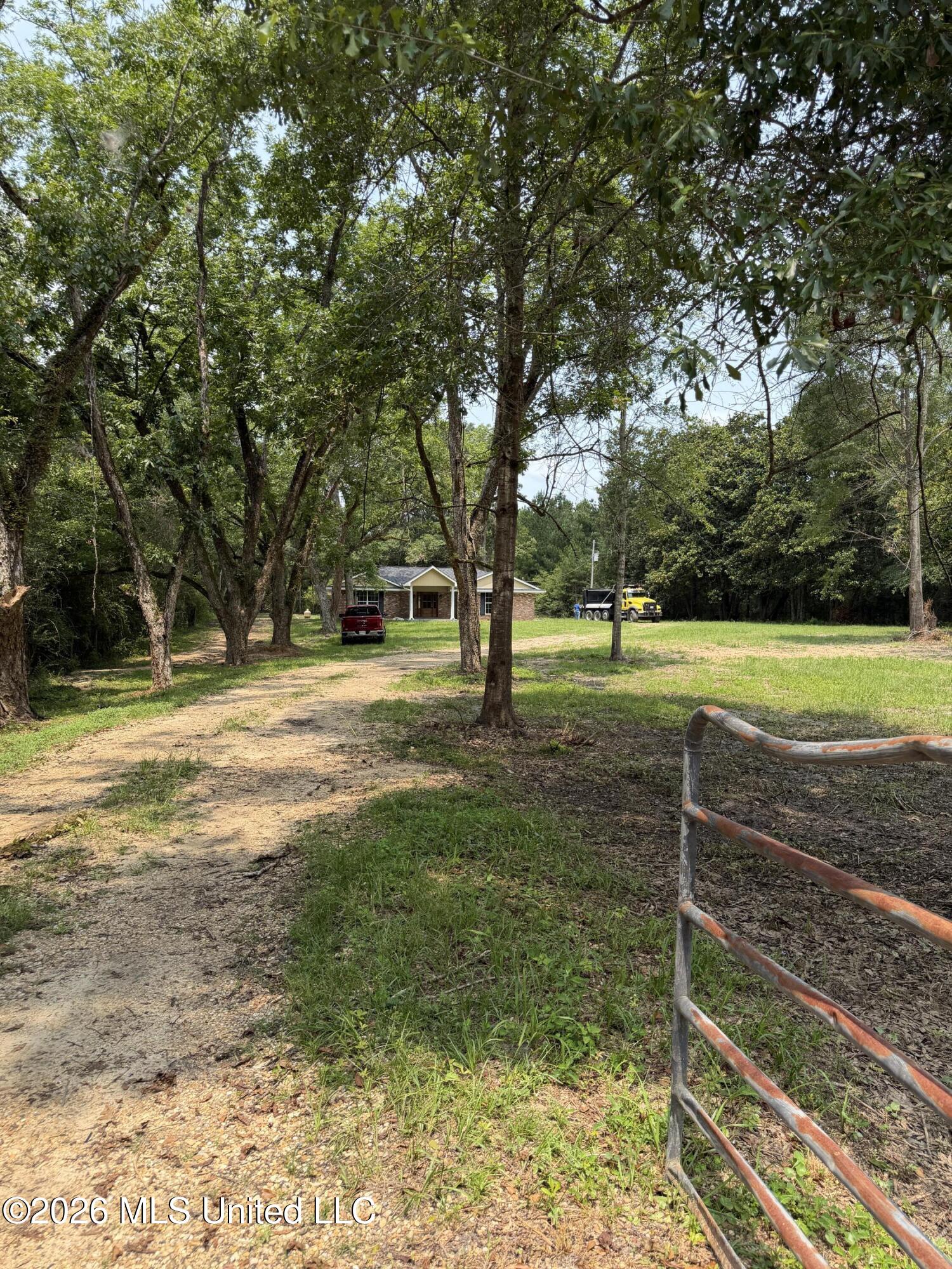 79 Brooks Road Hattiesburg, MS 39401 - Photo 2 of 19 IMG_3162