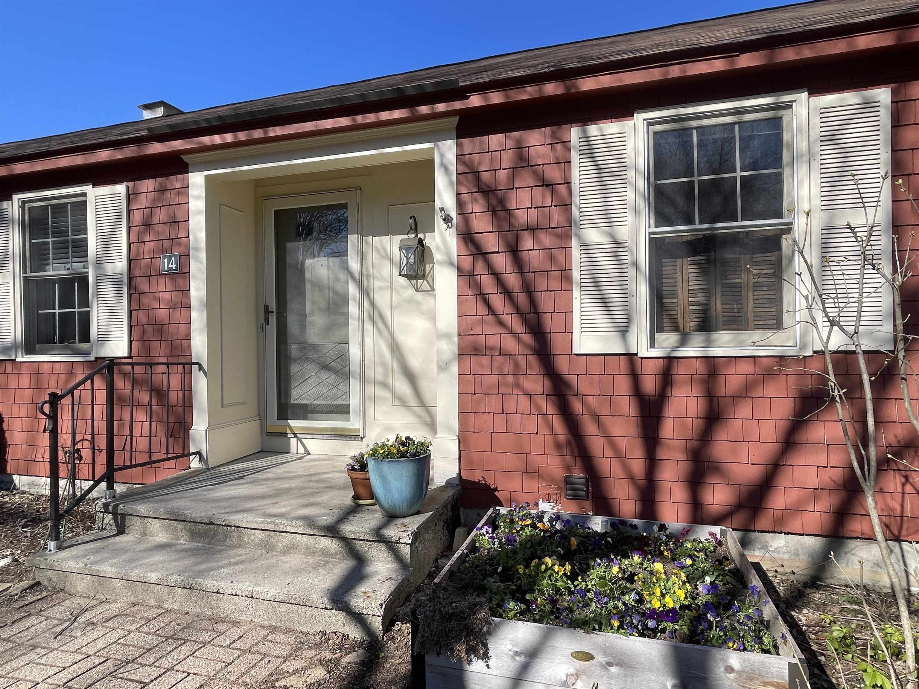 14 Colonial Square, Unit 14 Peterborough, NH 03458 - Photo 2 of 47