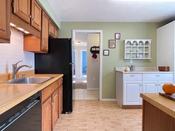 $365,000 | 14 Colonial Square, Unit 14, Peterborough, NH 03458