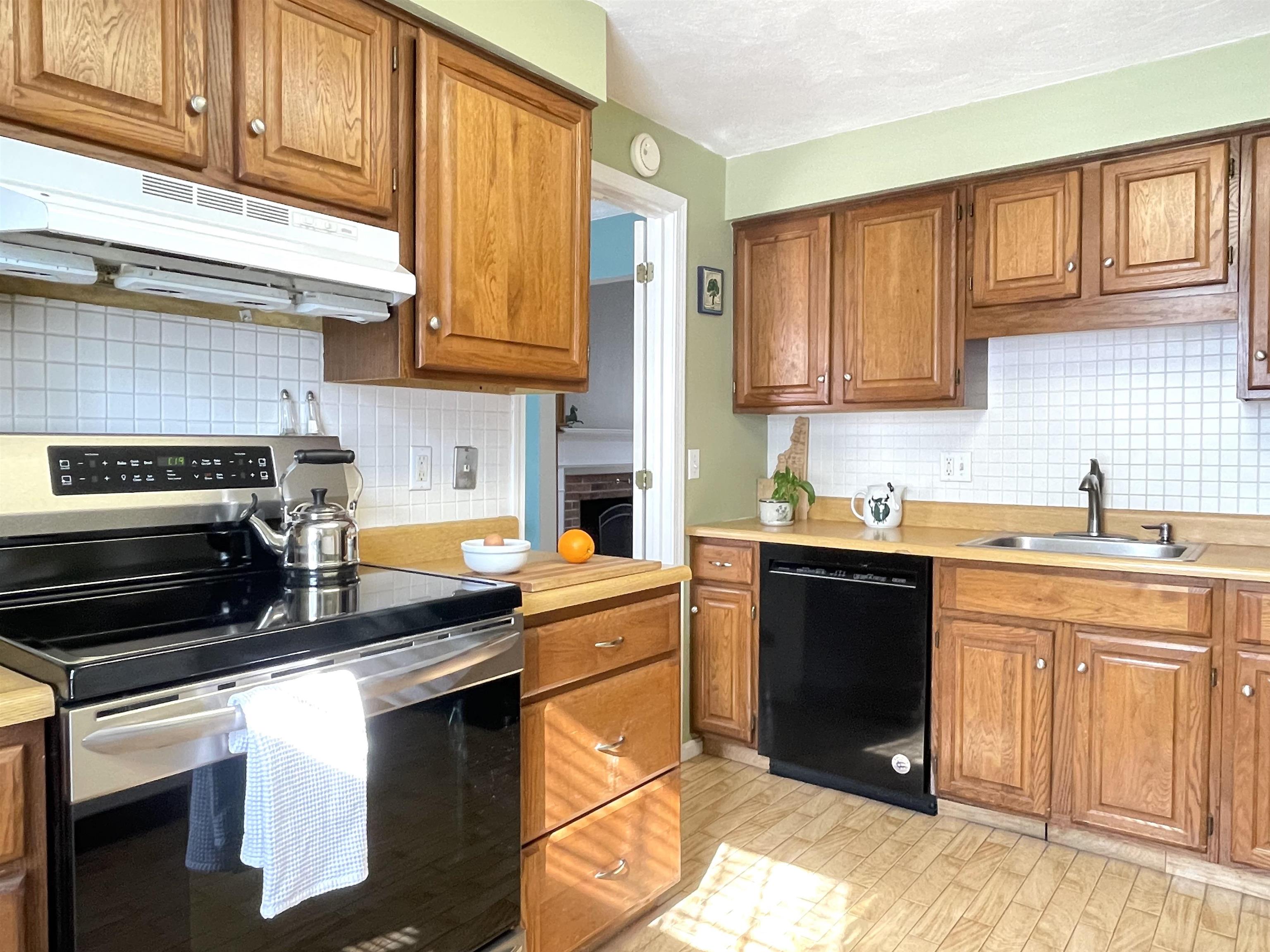 14 Colonial Square, Unit 14 Peterborough, NH 03458 - Photo 25 of 47