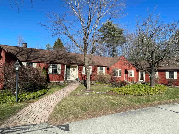 $365,000 | 14 Colonial Square, Unit 14, Peterborough, NH 03458