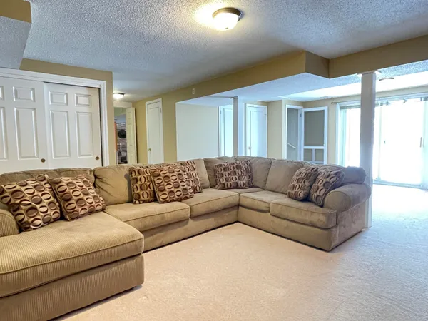 $365,000 | 14 Colonial Square, Unit 14, Peterborough, NH 03458
