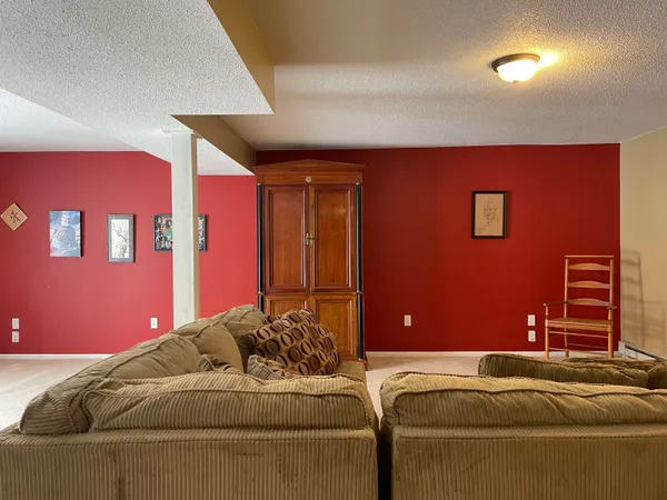 $365,000 | 14 Colonial Square, Unit 14, Peterborough, NH 03458