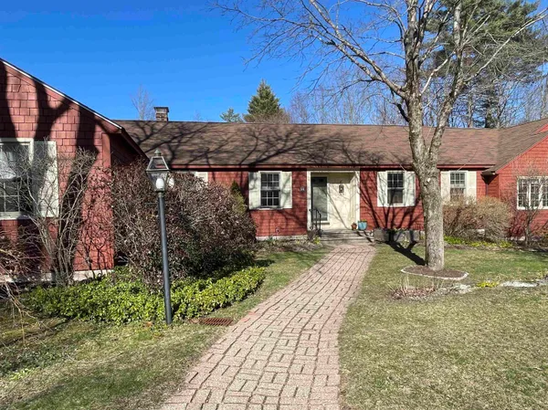 $365,000 | 14 Colonial Square, Unit 14, Peterborough, NH 03458