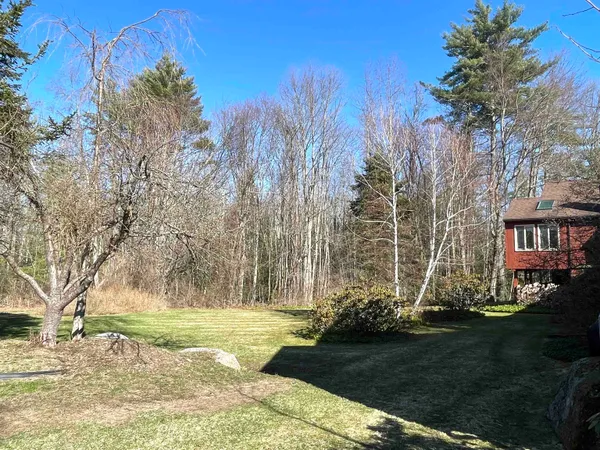 $365,000 | 14 Colonial Square, Unit 14, Peterborough, NH 03458