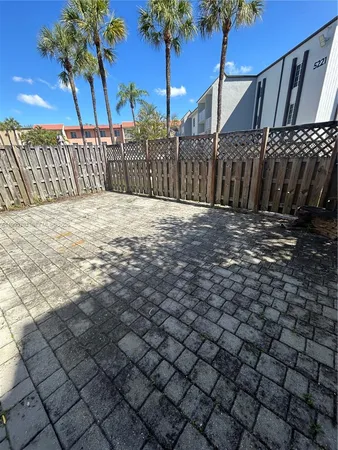 $2,050 | 5201 Geneva Court, Unit 113, Doral, FL 33166