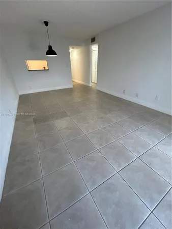 $2,050 | 5201 Geneva Court, Unit 113, Doral, FL 33166