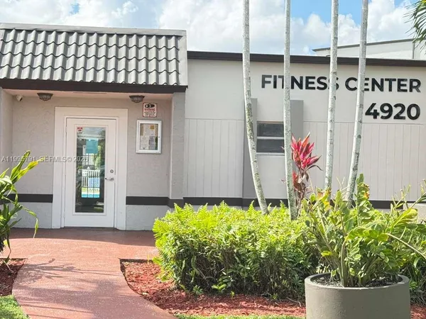 $2,050 | 5201 Geneva Court, Unit 113, Doral, FL 33166