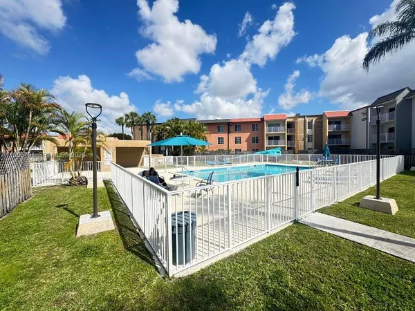 $2,050 | 5201 Geneva Court, Unit 113, Doral, FL 33166