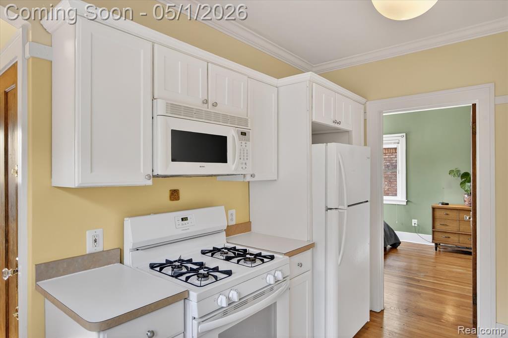 925 Nottingham Road Grosse Pointe, MI 48230 - Photo 20 of 46