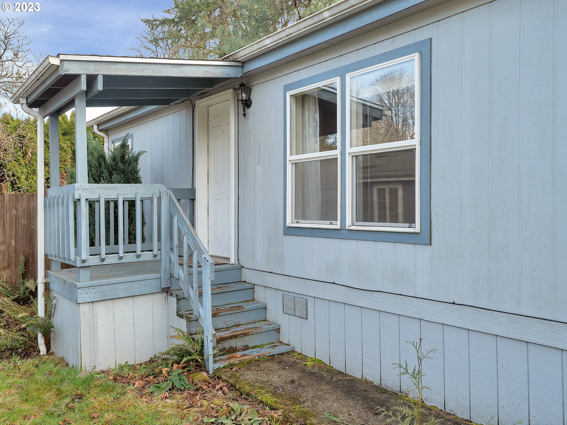 38486 Strawbridge Parkway Sandy, OR 97055 - Photo 4 of 19 a view of front door of house
