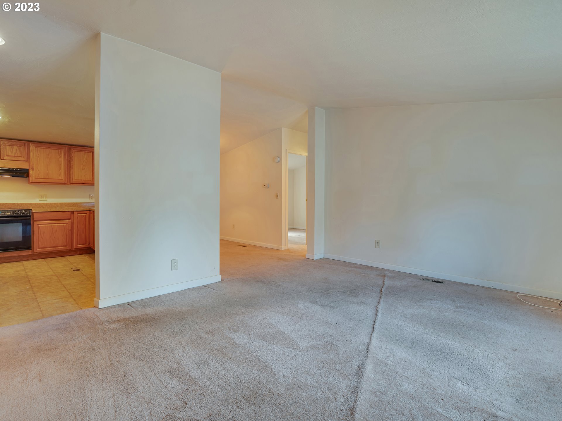 38486 Strawbridge Parkway Sandy, OR 97055 - Photo 6 of 19 a view of empty room