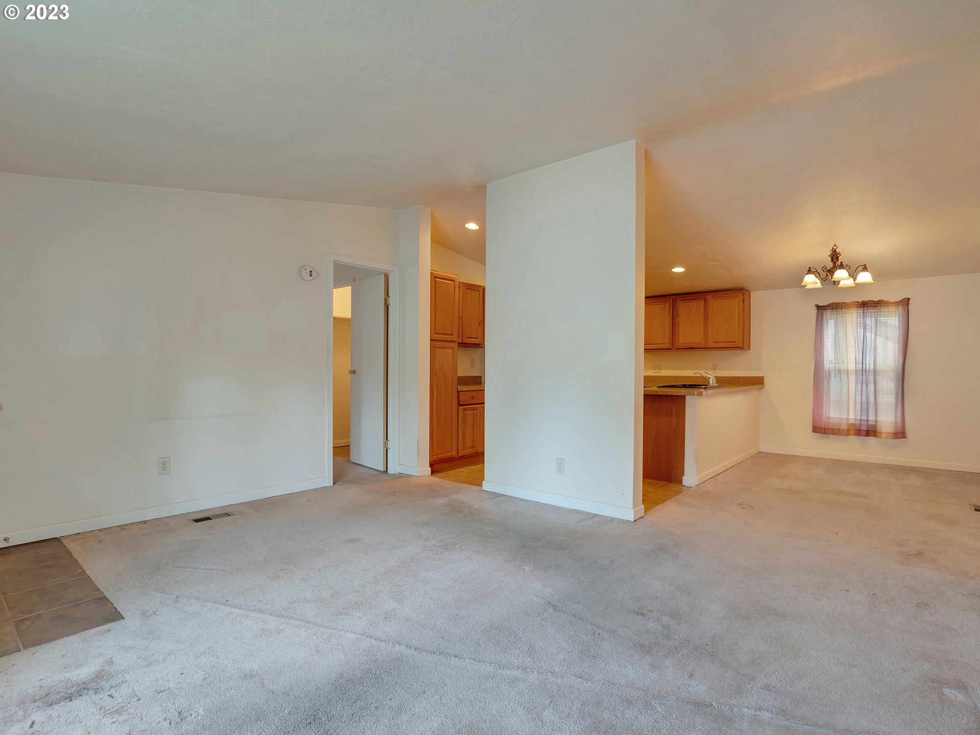 38486 Strawbridge Parkway Sandy, OR 97055 - Photo 7 of 19 a view of a kitchen with a sink