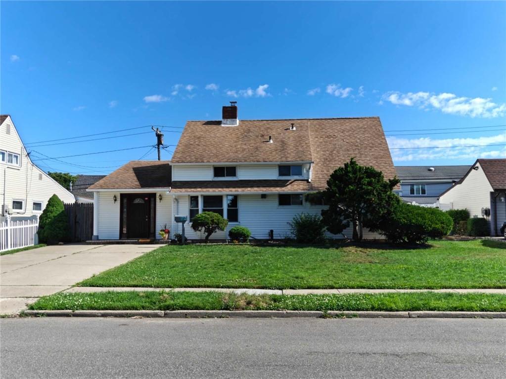 82 Lantern Road Hicksville, NY 11801 - Photo 26 of 28