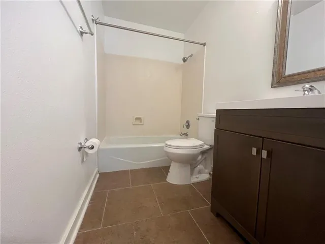 $1,000 | 750 Louisiana Avenue, Unit D, New Orleans, LA 70115