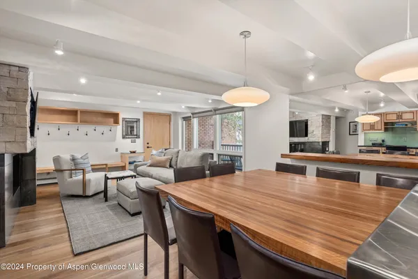 a large room with lots of counter space