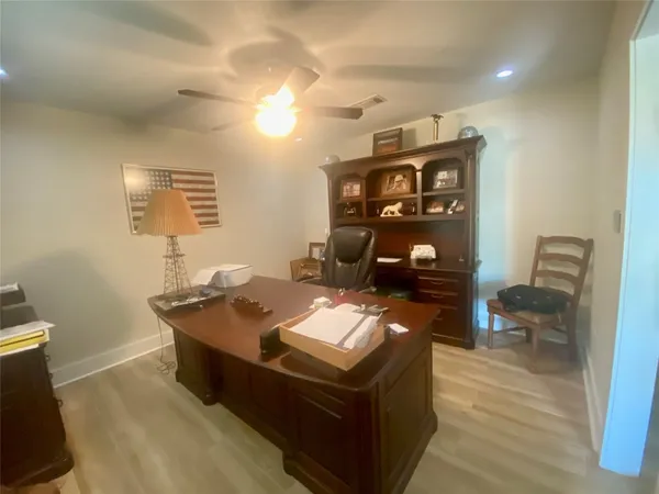 $1,200,000 | 40062 Highway 105, Batson, TX 77519