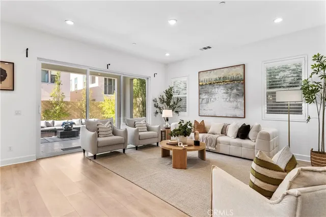 $3,880,000 | 105 Shear, Irvine, CA 92618