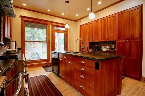 $4,800 | 1548 Shady Avenue, Pittsburgh, PA 15217