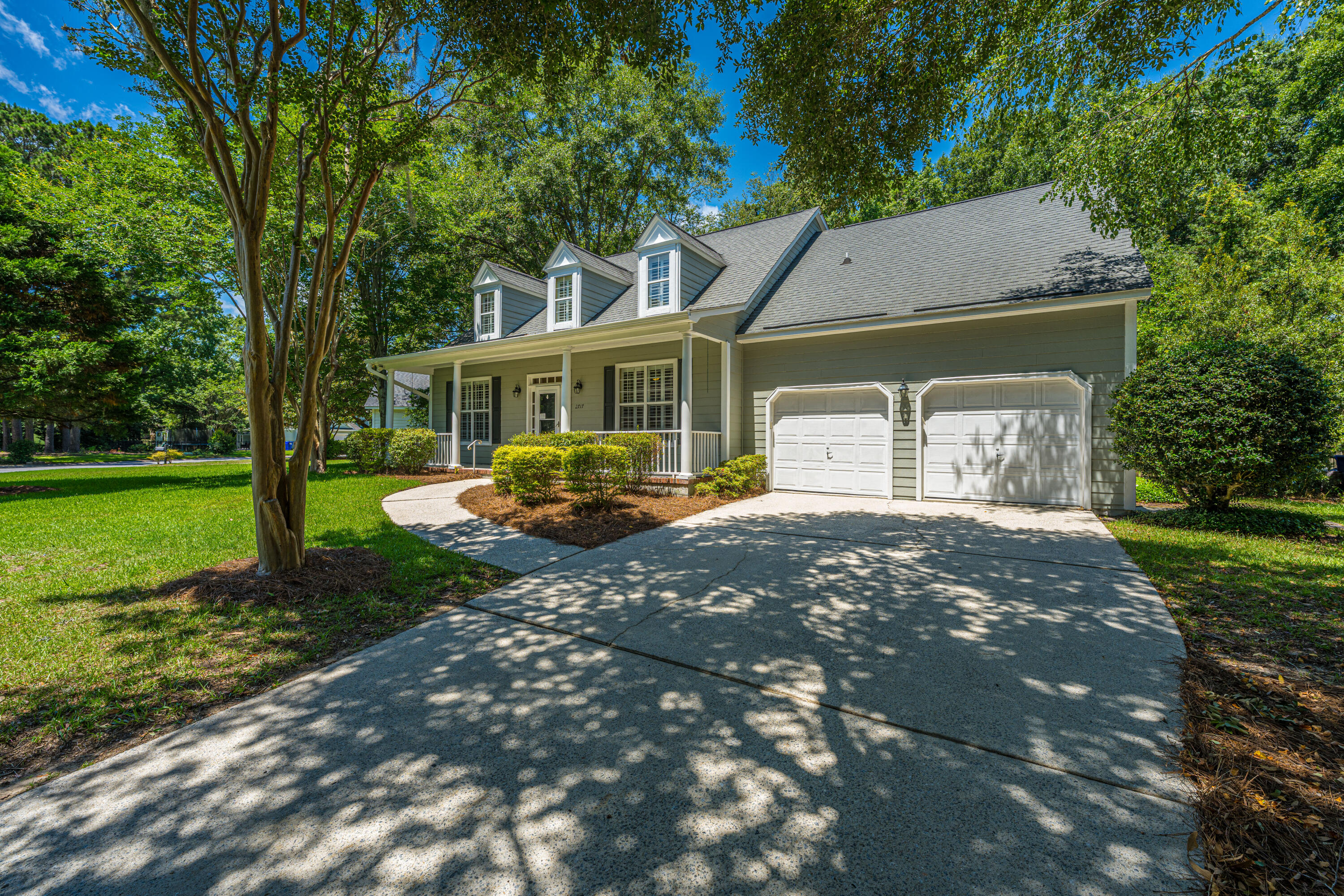 2717 Merwether Lane Mount Pleasant, SC 29466 - Photo 4 of 46 2717MerwetherLane007