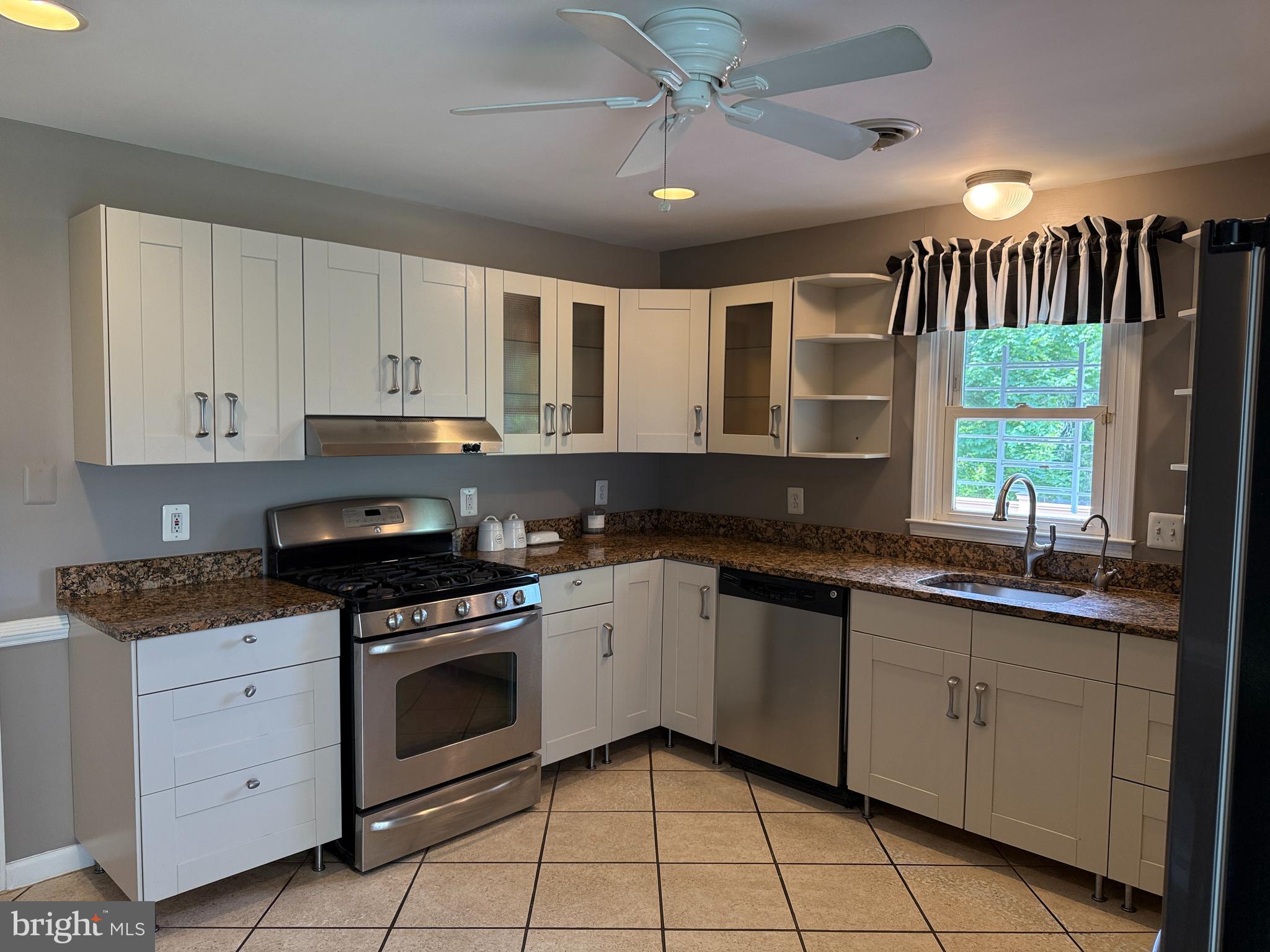 9222 Nottingwood Road Baltimore, MD 21237 - Photo 7 of 34 Gallery Image 7