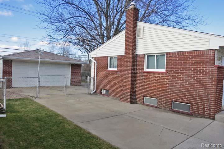 house3side.jpg