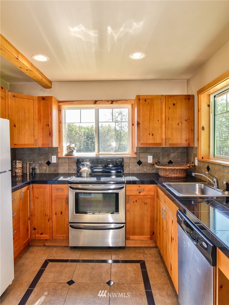 12 Reed Bay Road Decatur Island, WA 98221 - Photo 3 of 20