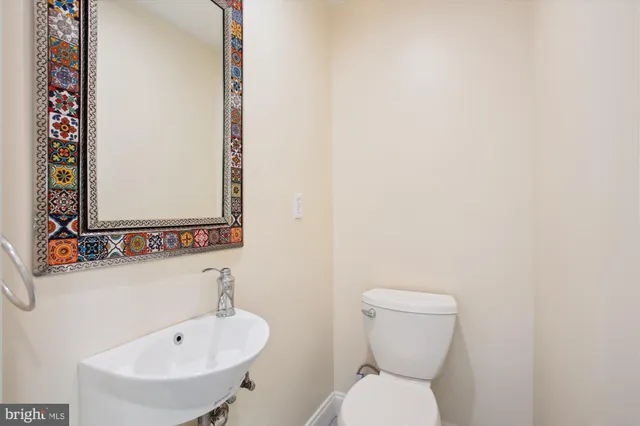 $839,000 | 903 11th Street Southeast, Washington, DC 20003