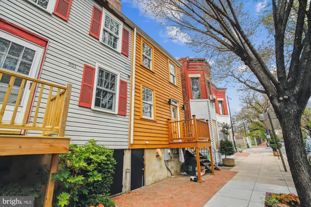 $839,000 | 903 11th Street Southeast, Washington, DC 20003