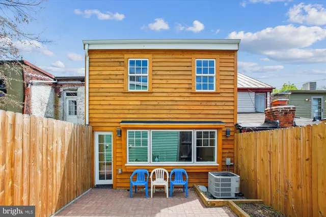 $839,000 | 903 11th Street Southeast, Washington, DC 20003